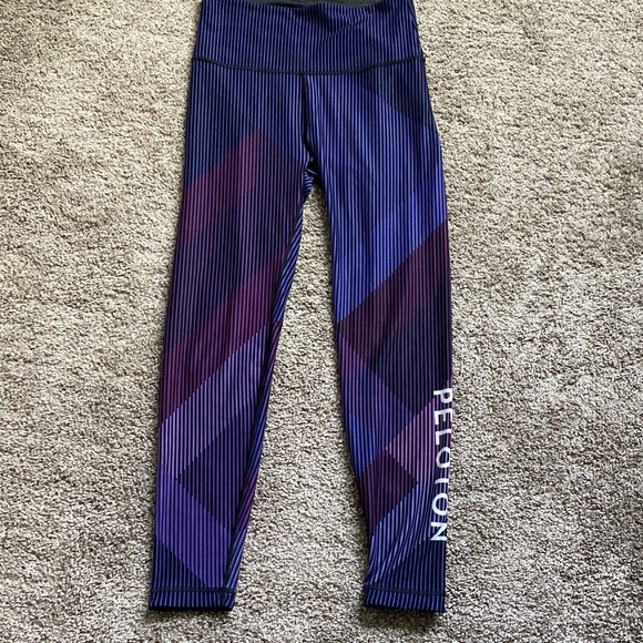 Peloton X WITH Array of colors leggings Stripes sz L Estimated - Picture 4 of 9